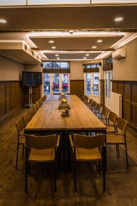 Hotel De Limbourg - Questions About Staying Here