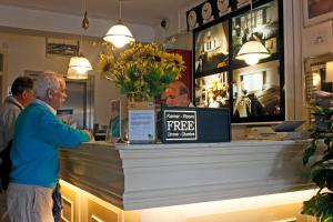 Hotel Prince Hendrik - Location and Accessibility