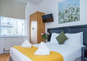 Hyde Park Executive Apartments - Common Questions