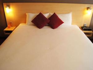 Ibis Sydney Olympic Park - Questions About Your Stay