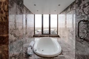 InterContinental Adelaide, an IHG Hotel - Exploring the Surrounding Area