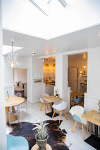 Julia's House - Nearby Attractions and Transport