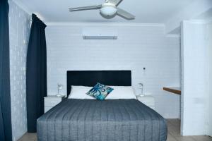 Kalbarri Seafront Villas - Booking Policies