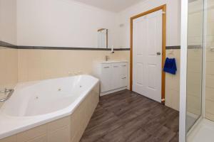 Kittys Cottages - Managed by BIG4 Strahan Holiday Retreat - Arrival Time and Quiet Hours