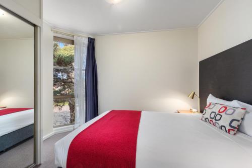 Knox International Hotel and Apartments - How to Book