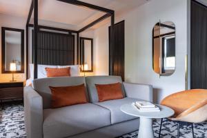 La Suite West - Hyde Park - Transportation and Airport Proximity