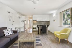 Lennox Beach Resort - Location and Attractions