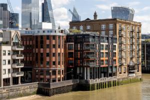 Locke at Broken Wharf - Common Questions