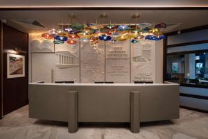 Lost Property St Pauls London, Curio Collection By Hilton - Transportation and Accessibility