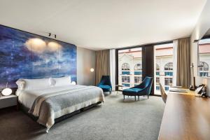 MACq 01 Hotel - The Last Word