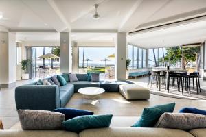 Mangrove Hotel - Getting There and Transportation