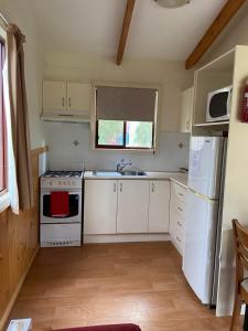 Mansfield Lakeside Caravan Park - Surrounding Area and Attractions