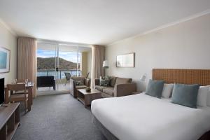 Mantra Ettalong Beach - Dining and Dining Options