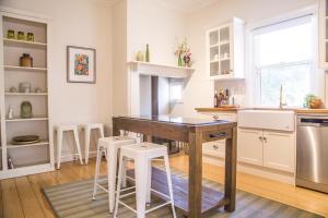 Mataro Cottage - Accommodations