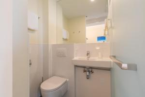 Maxhotel Amsterdam Airport Schiphol - Questions About Staying Here