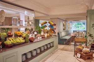 Melia White House Hotel - Common Questions