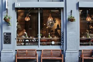 Montcalm East, Autograph Collection - Common Questions