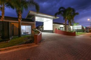 Morphettville Motor Inn - Convenient Location