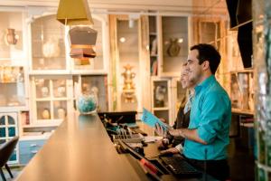 Motel One Amsterdam-Waterlooplein - Questions About Staying Here
