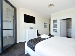 Nautilus by Rockingham Apartments - Nearby Attractions
