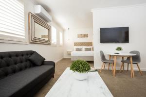 Newington Apartments - Getting to Newington Apartments