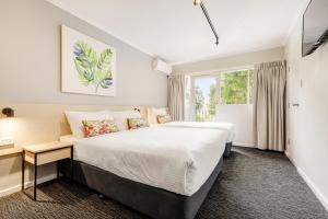 Nightcap at Findon Hotel - Questions About Your Stay