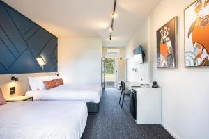 Nightcap at Sandown Park Hotel - Frequently Asked Questions