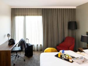 Novotel Sydney International Airport - Dining and On-Site Restaurant