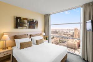 Oaks Melbourne on Lonsdale Suites - Exceptional Service Recognition