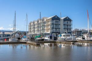 Peppers Seaport Hotel - Reservations and Policies