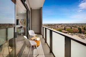 Quest Dandenong Central - Transportation Options
