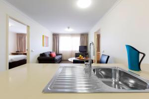 Ramada Encore Belconnen - Dining and Nightlife