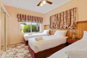 Robyns Nest Lakeside Resort - Transportation and Transfers
