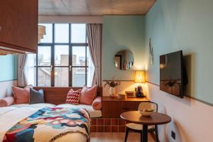 Room2 Chiswick Hometel - Unparalleled Accessibility