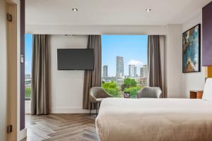 Roomzzz London Stratford - Policies and Fees