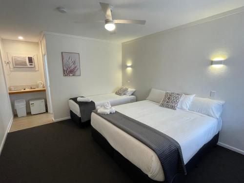 Royal Hotel Motel Scone - Nearby Attractions and Transportation
