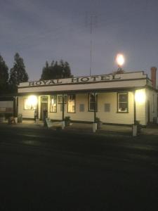 Royal Hotel Snake Valley - Frequently Asked Questions