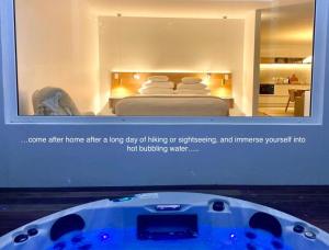 Saltwater - Absolute Oceanfront, Hot Tubs, Sauna, Fire Pits - Dining and Relaxation