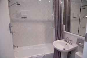 Savoy Double Bay Hotel - Nearby Transport