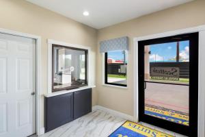 Scottish Inns & Suites Hitchcock-Santa Fe - Booking Your Stay