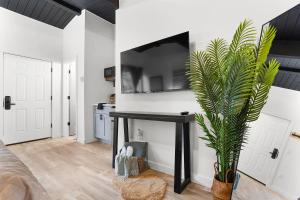 South Bay Inn - Nearby Attractions