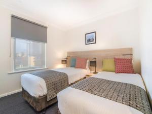 South Yarra Central Apartment Hotel - Accessibility and Transportation