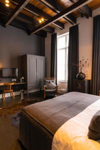 The Arresthuis - Questions About Staying Here
