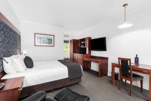 The Commodore - Booking and Check-in