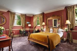 The Gore London - Starhotels Collezione - Common Questions