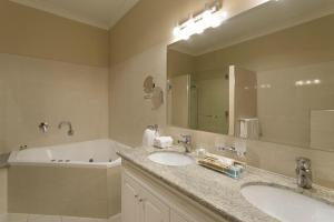 The Grand Hotel Launceston (Formerly Clarion Hotel) - Payment and Cancellation Details