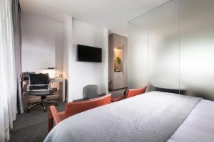 The Melbourne Hotel - The Last Word