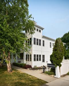 The Neighborhood Hotel New Buffalo - Booking Your Stay