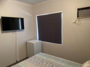 The Piccadilly Hotel - Location and Transportation