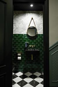 The Portico Hotel - Accessibility and Transportation